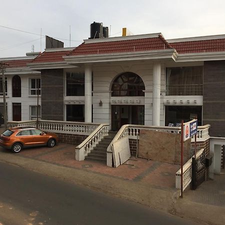 Hotel The Majestic Crown Ooty Exterior foto
