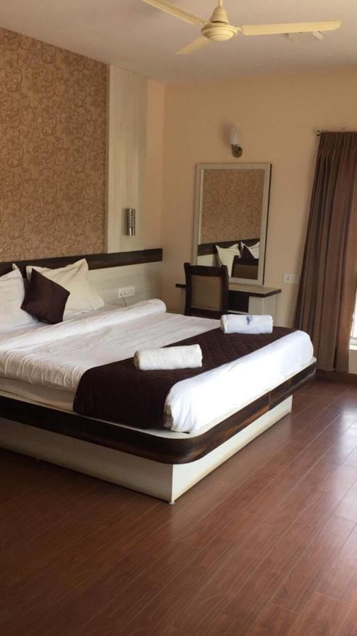 Hotel The Majestic Crown Ooty Exterior foto