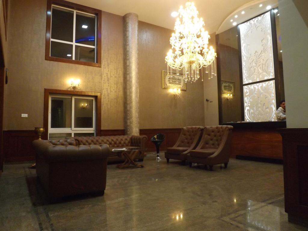 Hotel The Majestic Crown Ooty Exterior foto