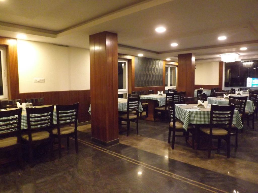 Hotel The Majestic Crown Ooty Exterior foto