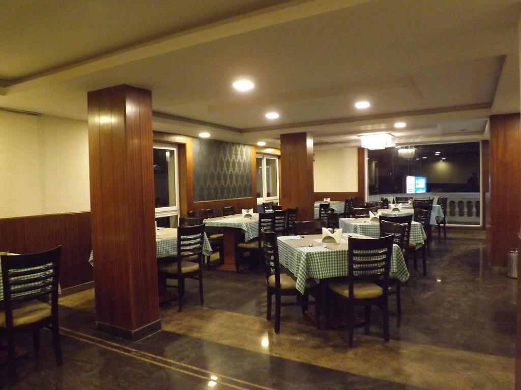 Hotel The Majestic Crown Ooty Exterior foto